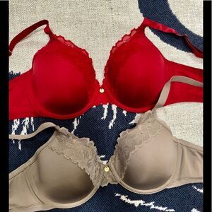 Beautiful bra’s by Natori in size 32D